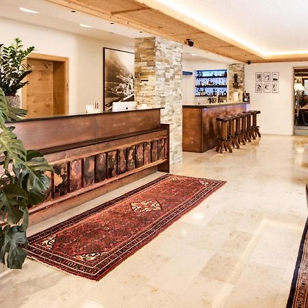 "Quality Hosts Arlberg" Hotel Garni Moessmer Санкт-Антон-ам-Арльберг Экстерьер фото
