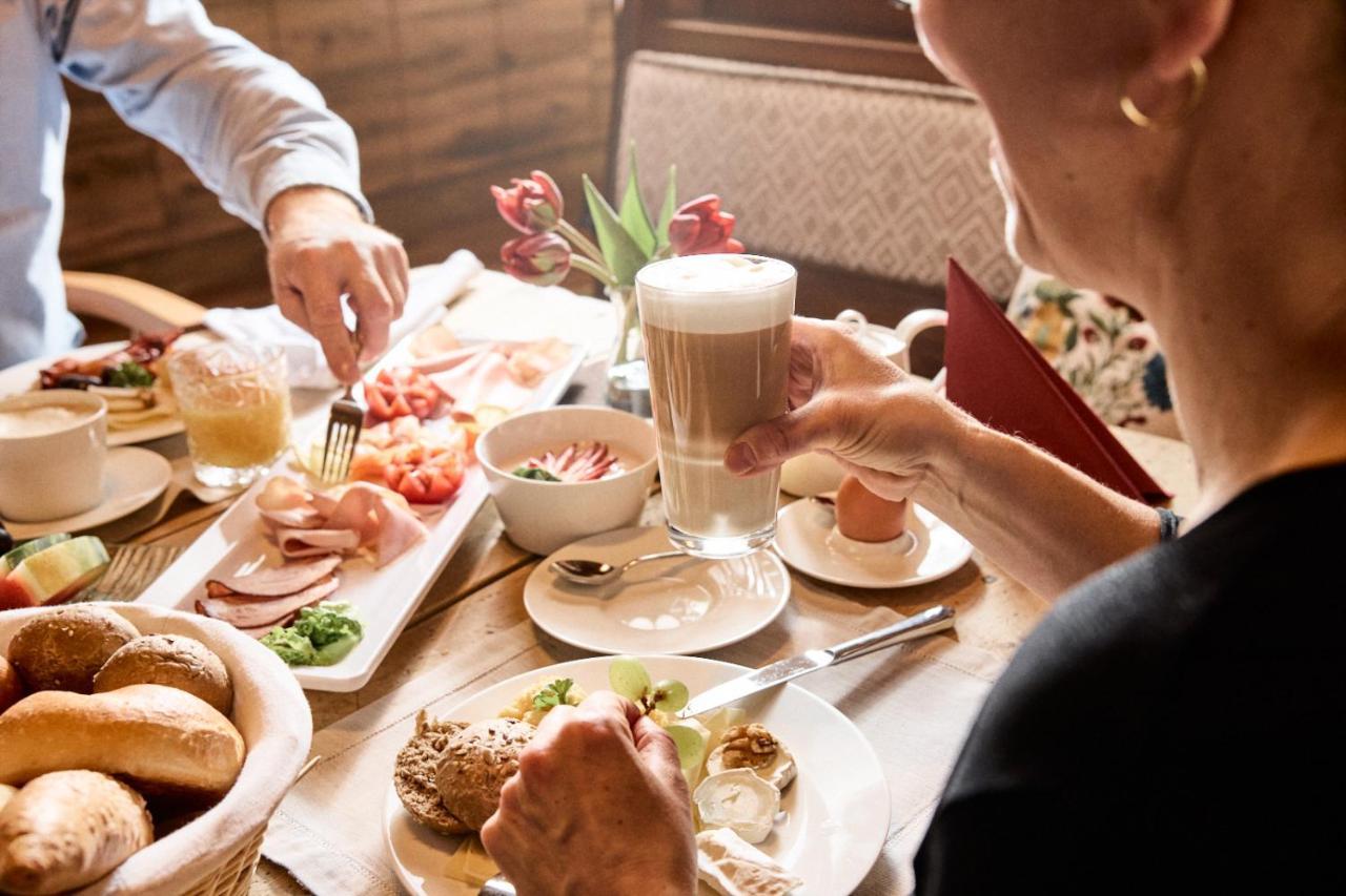 "Quality Hosts Arlberg" Hotel Garni Moessmer Санкт-Антон-ам-Арльберг Экстерьер фото