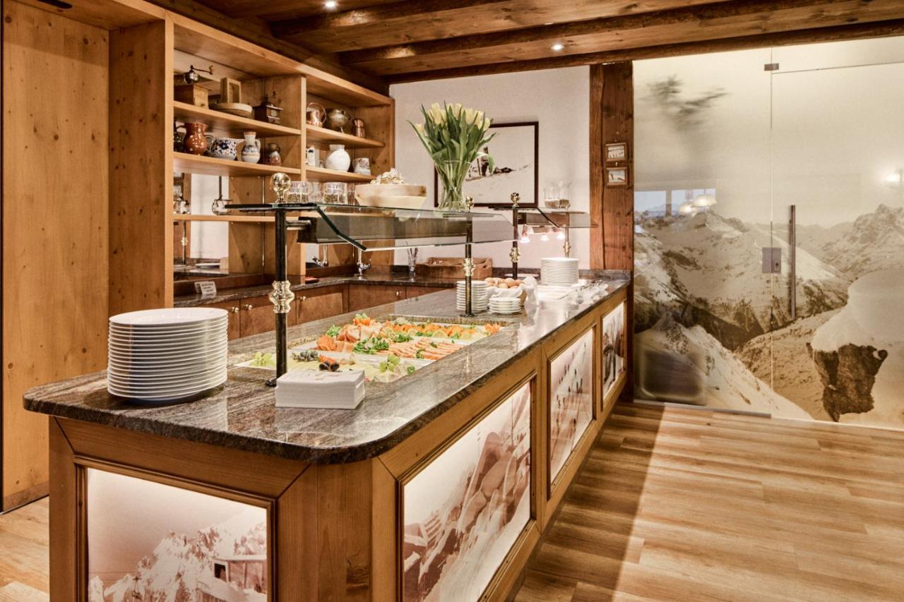 "Quality Hosts Arlberg" Hotel Garni Moessmer Санкт-Антон-ам-Арльберг Экстерьер фото