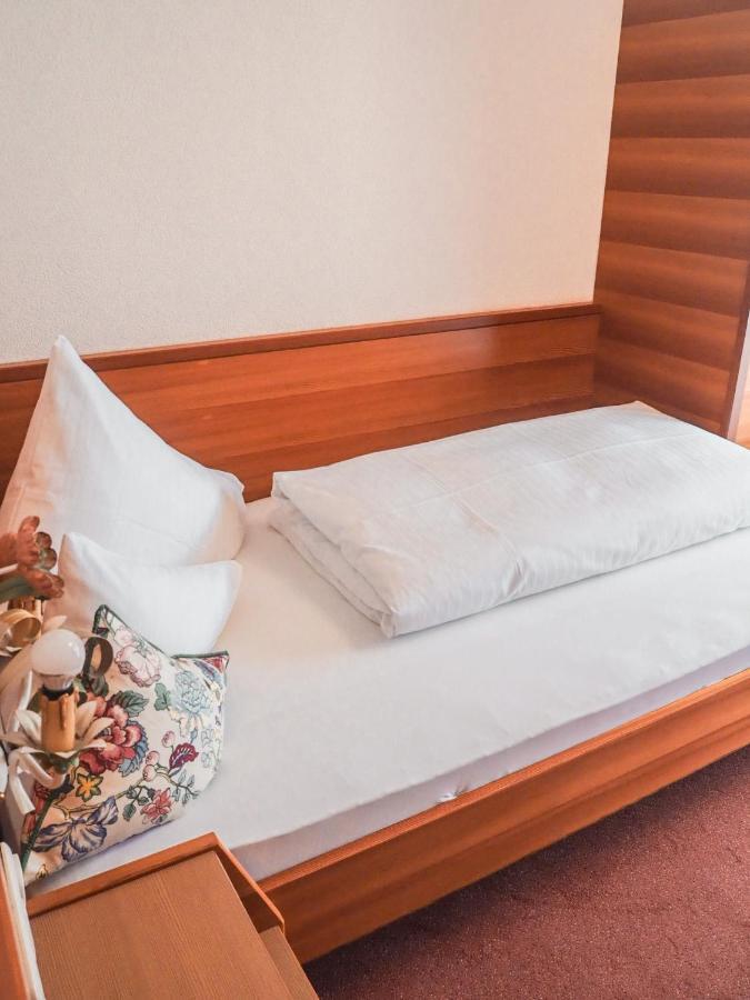 "Quality Hosts Arlberg" Hotel Garni Moessmer Санкт-Антон-ам-Арльберг Экстерьер фото