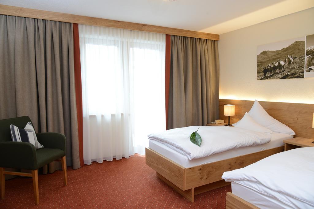 "Quality Hosts Arlberg" Hotel Garni Moessmer Санкт-Антон-ам-Арльберг Экстерьер фото