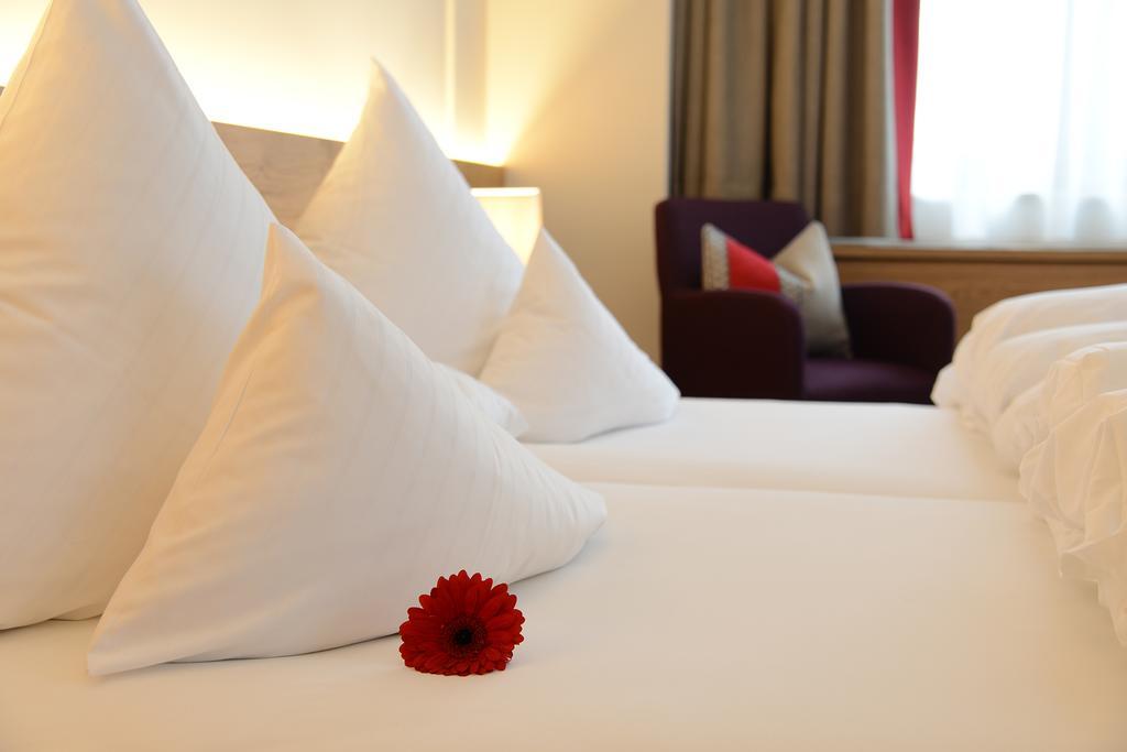 "Quality Hosts Arlberg" Hotel Garni Moessmer Санкт-Антон-ам-Арльберг Экстерьер фото