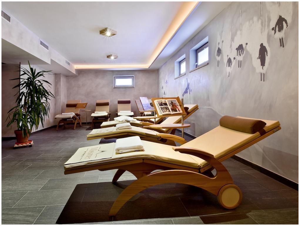 "Quality Hosts Arlberg" Hotel Garni Moessmer Санкт-Антон-ам-Арльберг Экстерьер фото