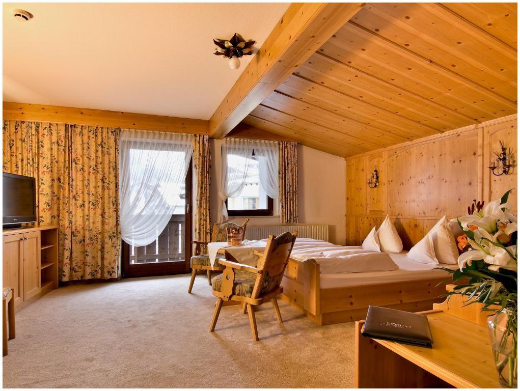 "Quality Hosts Arlberg" Hotel Garni Moessmer Санкт-Антон-ам-Арльберг Экстерьер фото