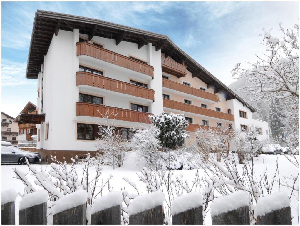 "Quality Hosts Arlberg" Hotel Garni Moessmer Санкт-Антон-ам-Арльберг Экстерьер фото