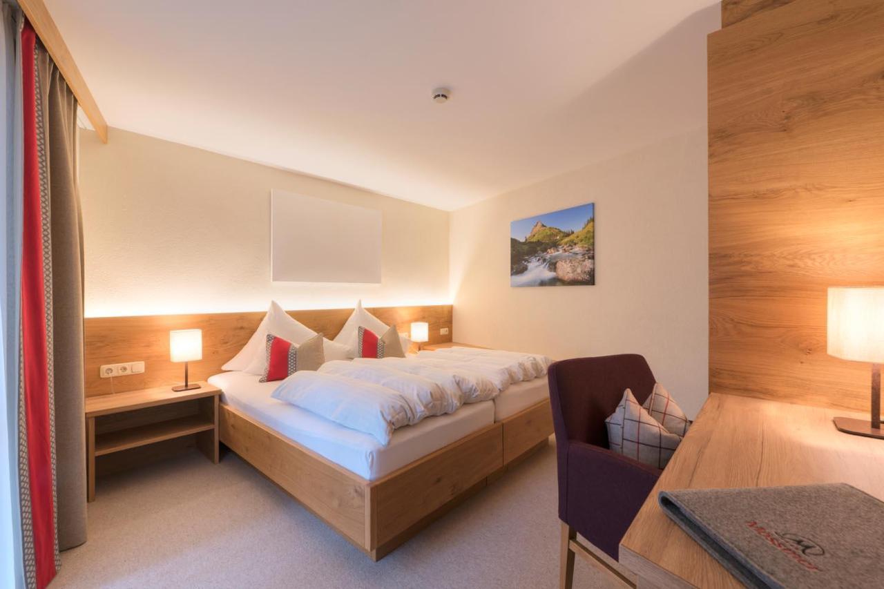 "Quality Hosts Arlberg" Hotel Garni Moessmer Санкт-Антон-ам-Арльберг Экстерьер фото