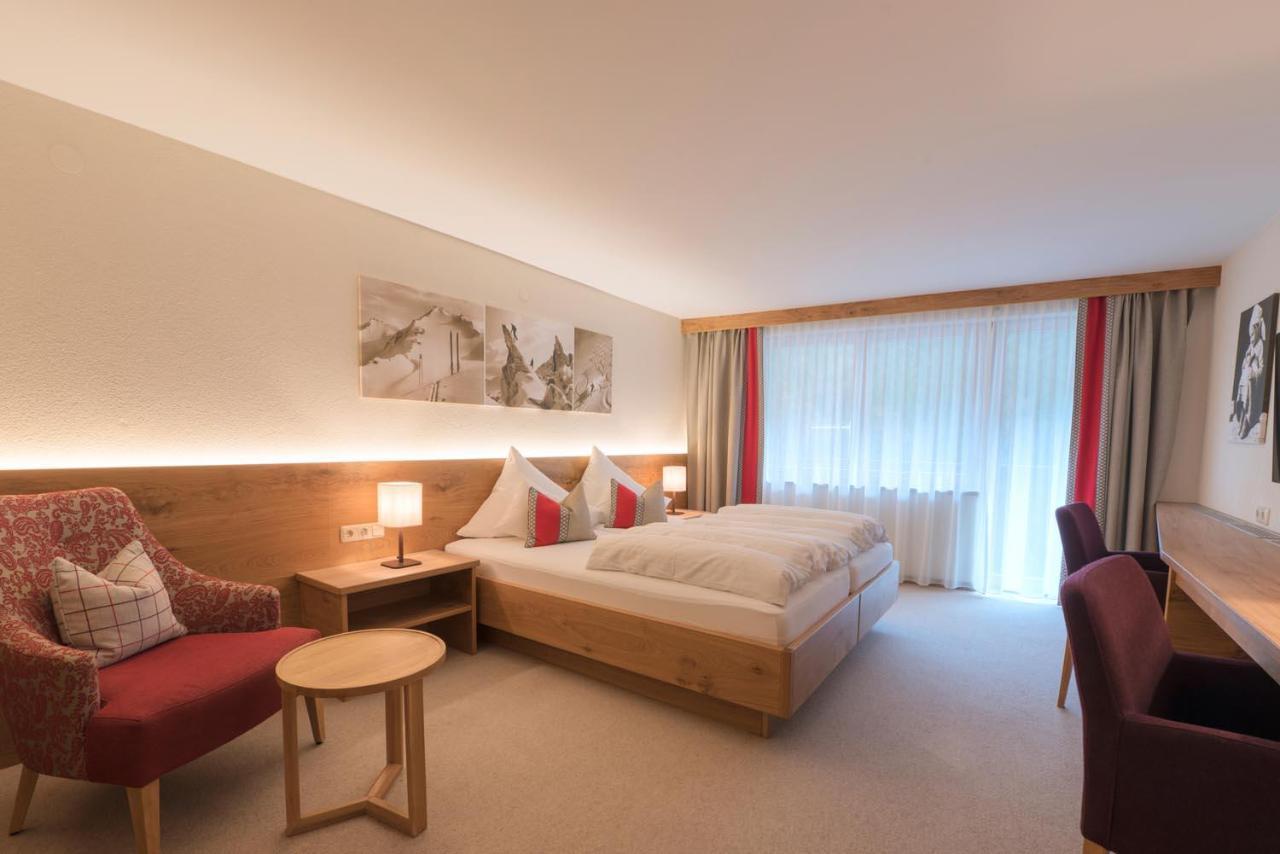 "Quality Hosts Arlberg" Hotel Garni Moessmer Санкт-Антон-ам-Арльберг Экстерьер фото