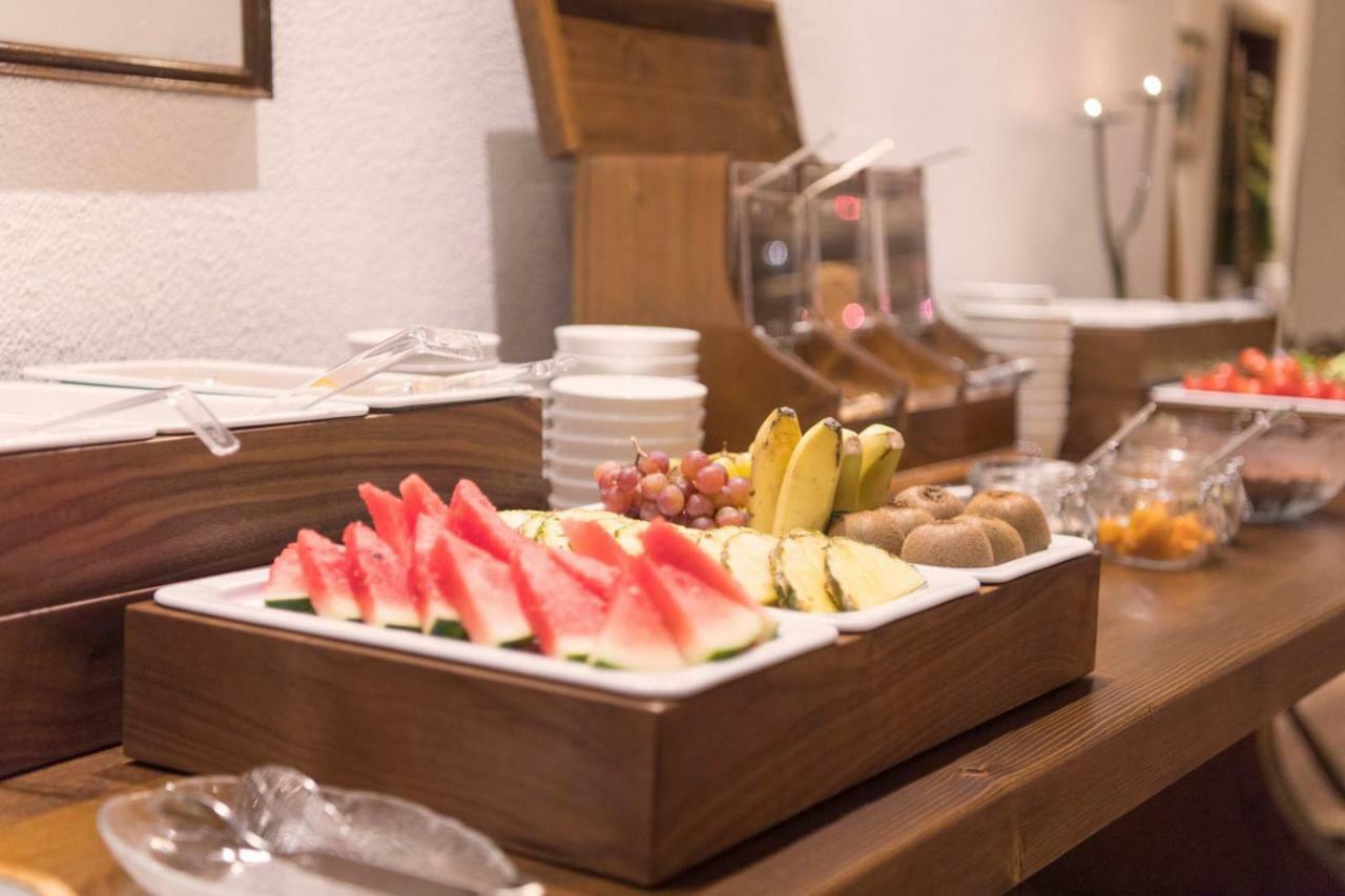 "Quality Hosts Arlberg" Hotel Garni Moessmer Санкт-Антон-ам-Арльберг Экстерьер фото