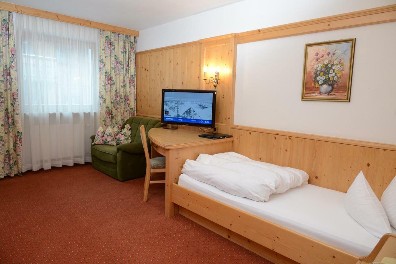 "Quality Hosts Arlberg" Hotel Garni Moessmer Санкт-Антон-ам-Арльберг Экстерьер фото